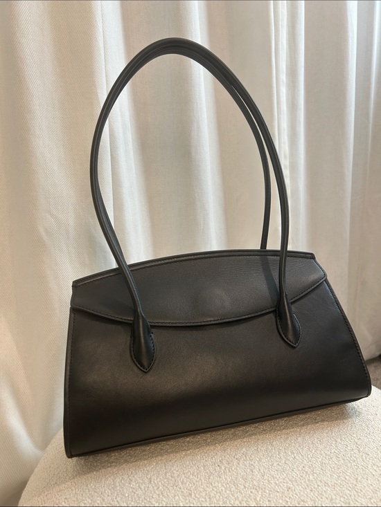 Quince Handbags - Quince Amelie Black Leather Shoulder Bag